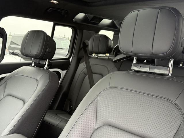 Photo of 2025 FUJI WHT Land Rover Defender