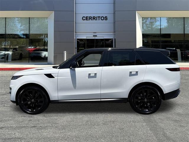 Photo of 2025 White Pearl Land Rover Range Rover Sport