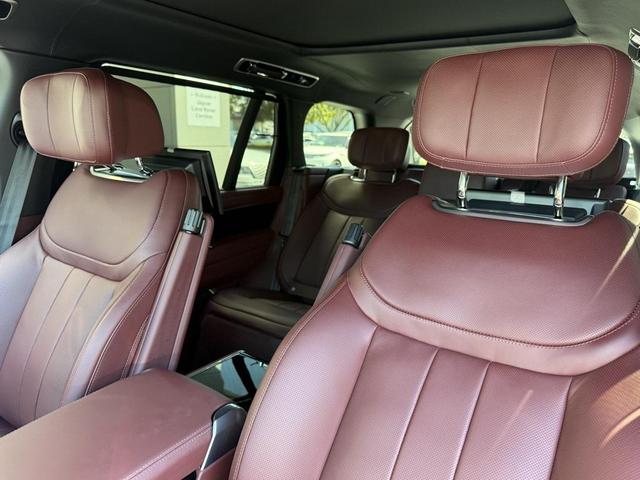 Photo of 2025 SANTORN BLK MET Land Rover Range Rover