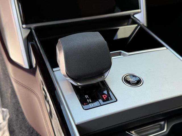 Photo of 2025 SANTORN BLK MET Land Rover Range Rover