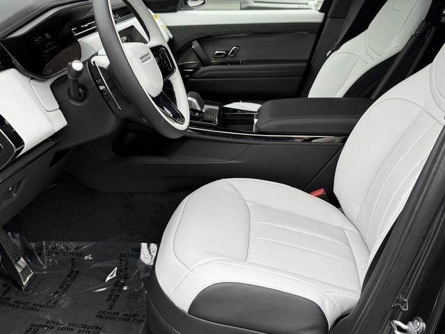 Photo of 2025 CARP GRY PRM MT Land Rover Range Rover Sport