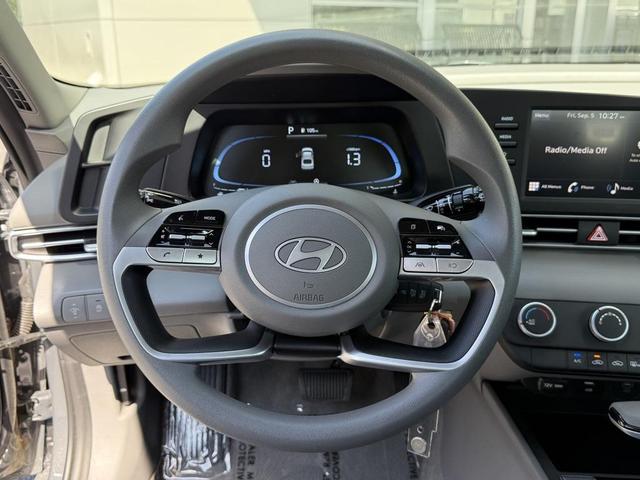 Photo of 2025 Ecotronic Gray Hyundai ELANTRA