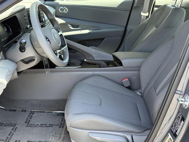 Photo of 2025 Ecotronic Gray Hyundai ELANTRA