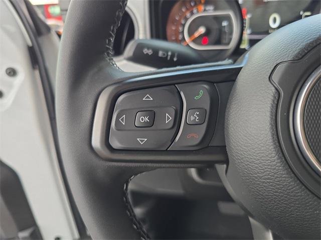 Photo of 2025 Bright White Clearcoat Jeep Gladiator