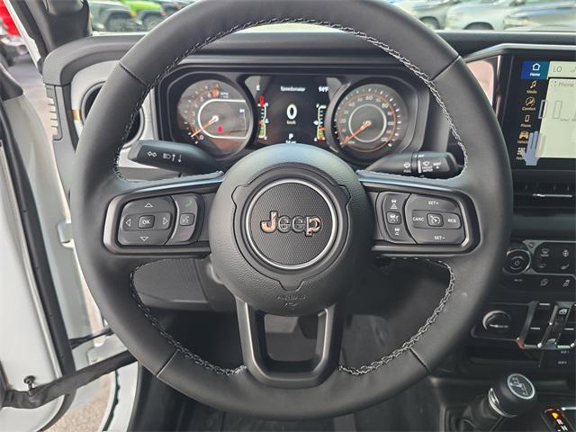 Photo of 2025 Bright White Clearcoat Jeep Gladiator