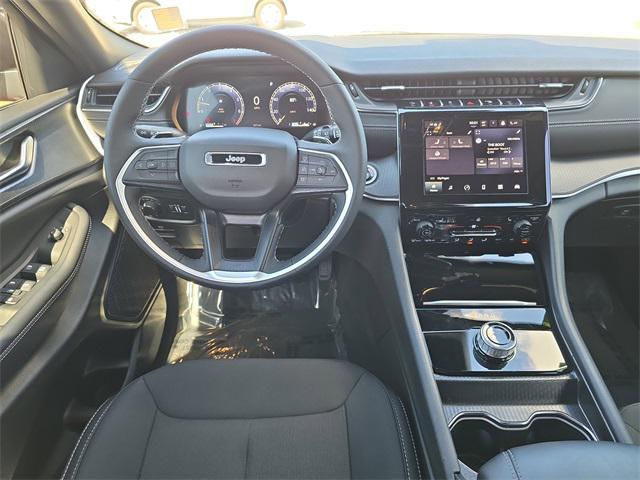 Photo of 2025 Velvet Red Pearlcoat Jeep Grand Cherokee