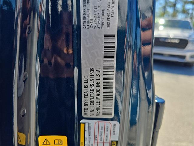 Photo of 2025 Fathom Blue Pearlcoat Jeep Gladiator