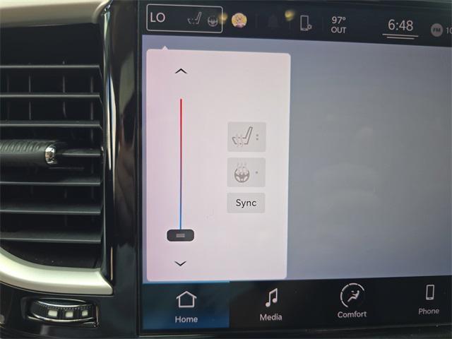 Photo of 2022 Ceramic Gray Clearcoat Chrysler Pacifica