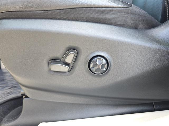 Photo of 2022 Ceramic Gray Clearcoat Chrysler Pacifica