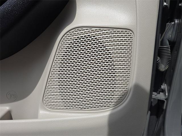 Photo of 2022 Ceramic Gray Clearcoat Chrysler Pacifica