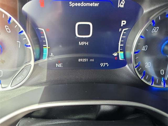 Photo of 2022 Ceramic Gray Clearcoat Chrysler Pacifica