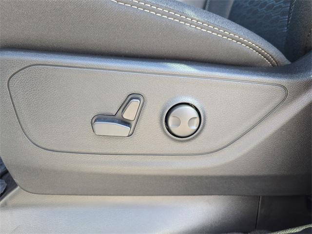 Photo of 2026 Bright White Clearcoat RAM 1500