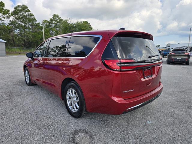 Photo of 2026 Pr6 Chrysler Pacifica