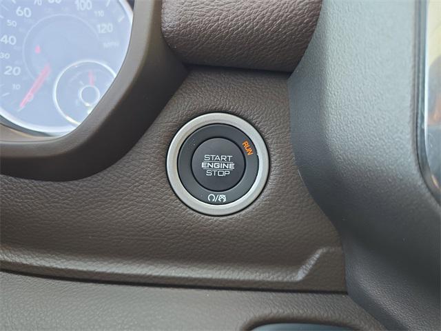 Photo of 2025 Bright White Clearcoat RAM 1500