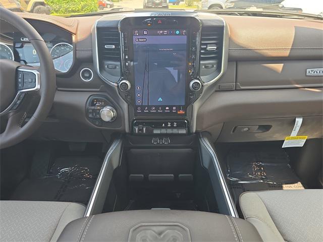 Photo of 2025 Bright White Clearcoat RAM 1500