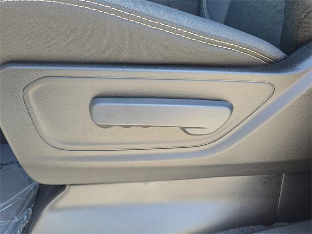 Photo of 2025 Bright White Clearcoat RAM 1500