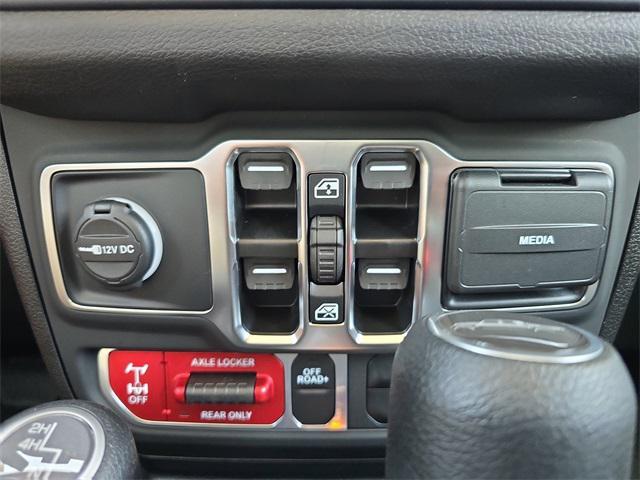 Photo of 2025 Firecracker Red Clearcoat Jeep Gladiator