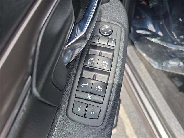Photo of 2024 Granite Crystal Metallic Clearcoat RAM 1500 Classic