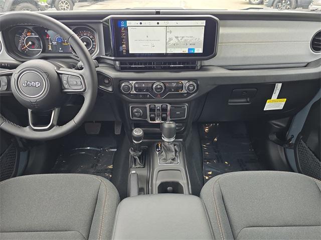 Photo of 2025 Anvil Clearcoat Jeep Wrangler