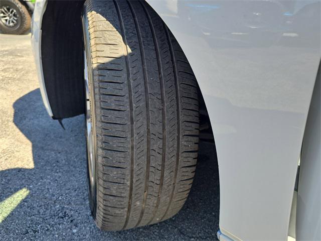 Photo of 2024 Summit White Chevrolet Malibu