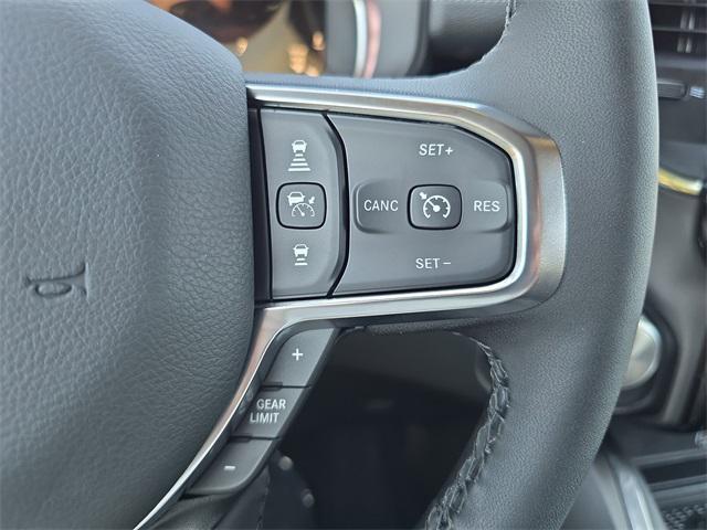 Photo of 2026 Diamond Black Crystal Pearlcoat RAM 1500