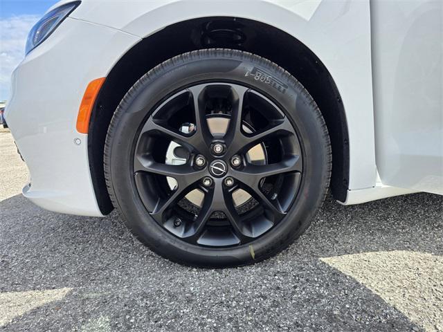 Photo of 2026 Pw7 Chrysler Pacifica