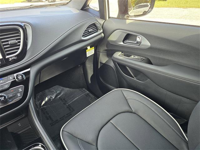 Photo of 2026 Pw7 Chrysler Pacifica