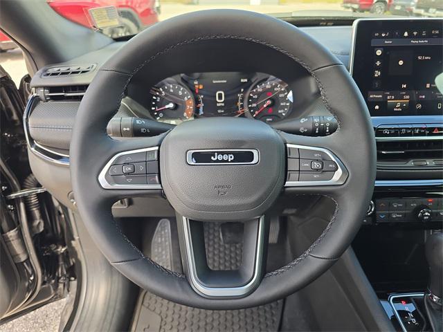 Photo of 2025 Diamond Black Crystal Pearlcoat Jeep Compass