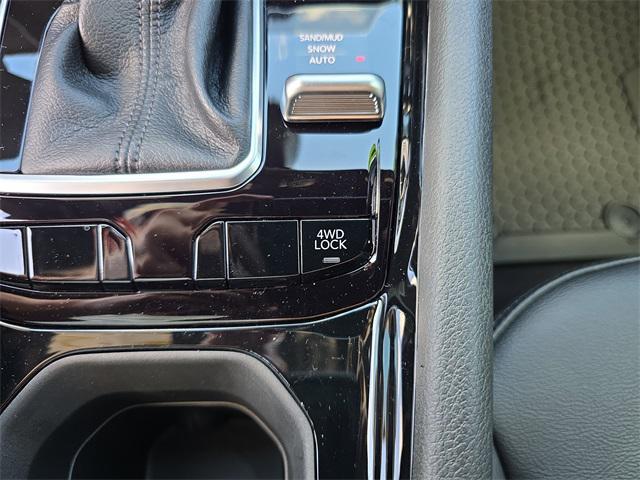 Photo of 2025 Diamond Black Crystal Pearlcoat Jeep Compass