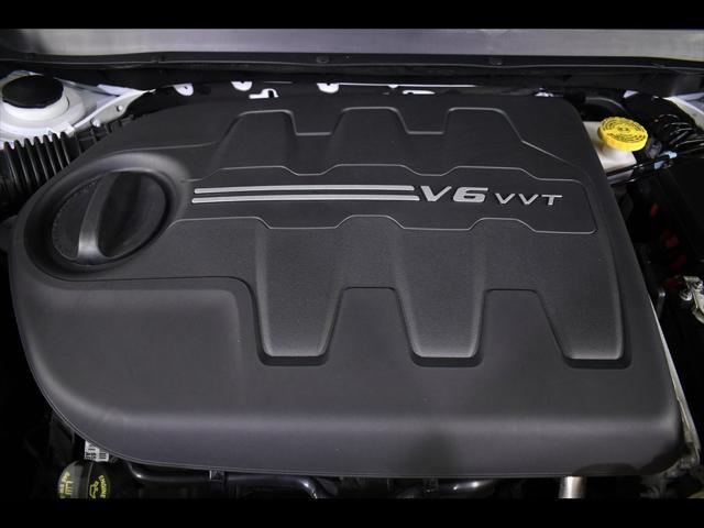 Photo of 2021 Bright White Clearcoat Jeep Cherokee