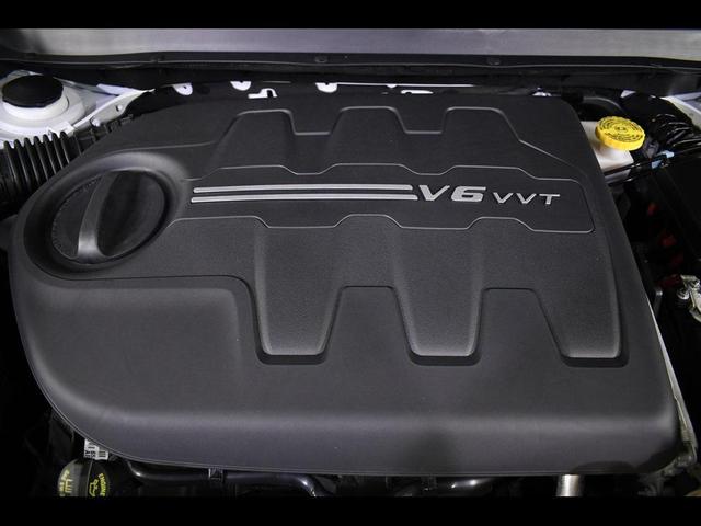 Photo of 2021 Bright White Clearcoat Jeep Cherokee