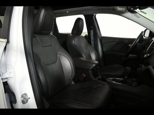 Photo of 2021 Bright White Clearcoat Jeep Cherokee