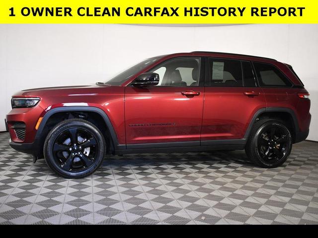 Photo of 2023 Velvet Red Pearlcoat Jeep Grand Cherokee