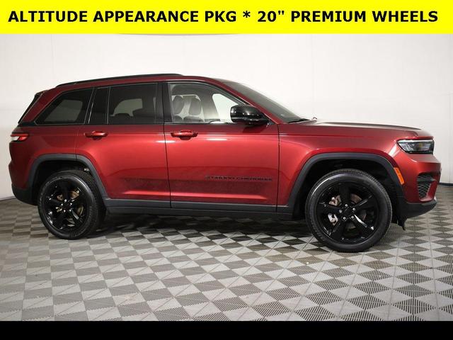 Photo of 2023 Velvet Red Pearlcoat Jeep Grand Cherokee