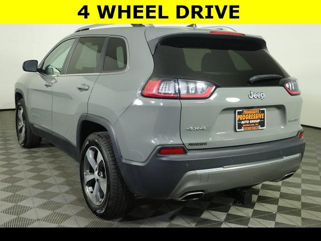Photo of 2019 Sting-Gray Clearcoat Jeep Cherokee