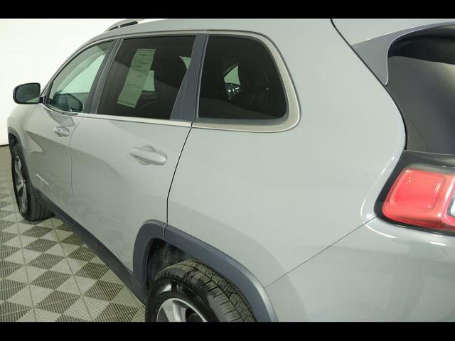 Photo of 2019 Sting-Gray Clearcoat Jeep Cherokee