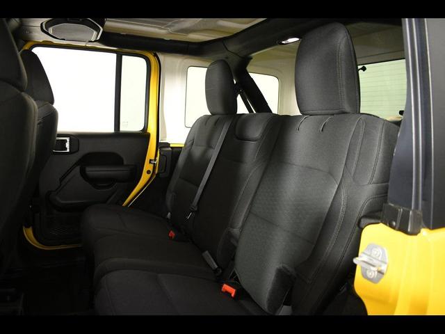 Photo of 2021 Hellayella Clearcoat Jeep Wrangler