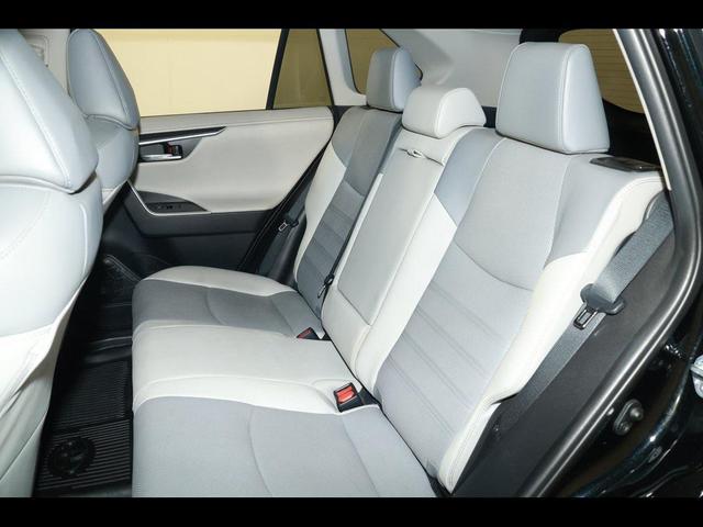 Photo of 2021 Midnight Black Metallic Toyota RAV4 Hybrid