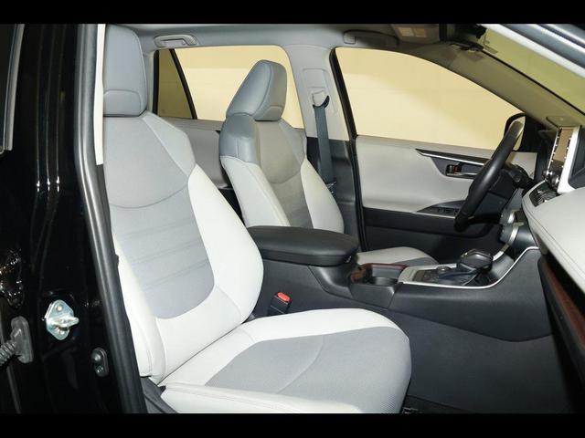 Photo of 2021 Midnight Black Metallic Toyota RAV4 Hybrid