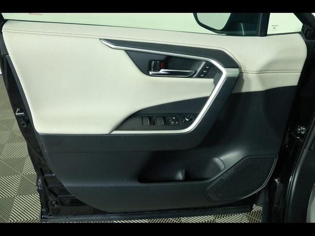 Photo of 2021 Midnight Black Metallic Toyota RAV4 Hybrid