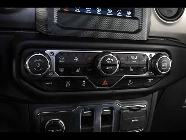 Photo of 2021 Black Clearcoat Jeep Wrangler
