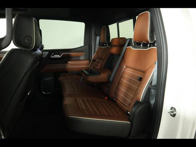 Photo of 2023 White Frost Tricoat GMC Sierra 1500