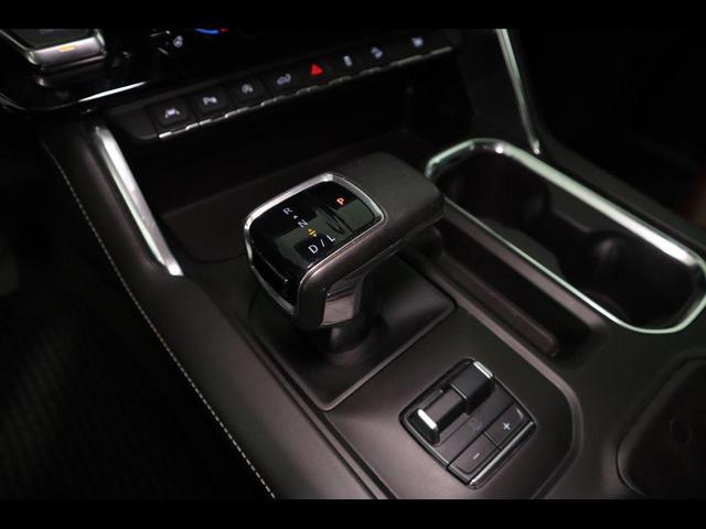 Photo of 2023 White Frost Tricoat GMC Sierra 1500