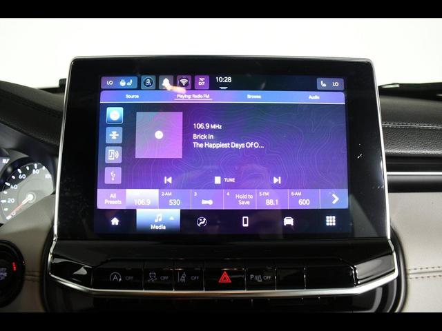 Photo of 2025 Diamond Black Crystal Pearlcoat Jeep Compass