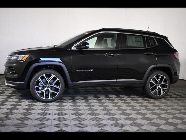 Photo of 2025 Diamond Black Crystal Pearlcoat Jeep Compass