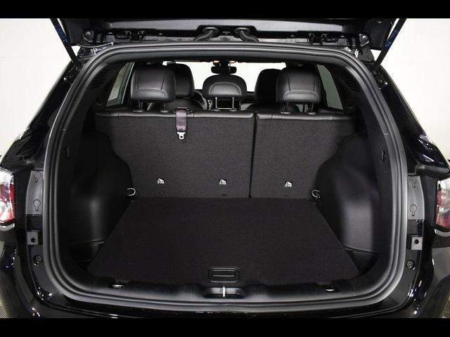 Photo of 2025 Diamond Black Crystal Pearlcoat Jeep Compass