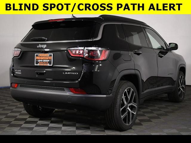 Photo of 2025 Diamond Black Crystal Pearlcoat Jeep Compass