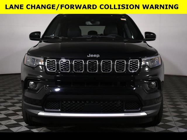 Photo of 2025 Diamond Black Crystal Pearlcoat Jeep Compass