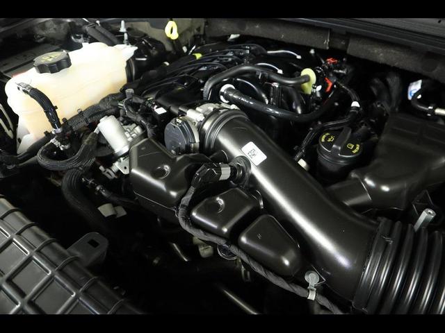 Photo of 2023 Diamond Black Crystal Pearlcoat Jeep Grand Cherokee
