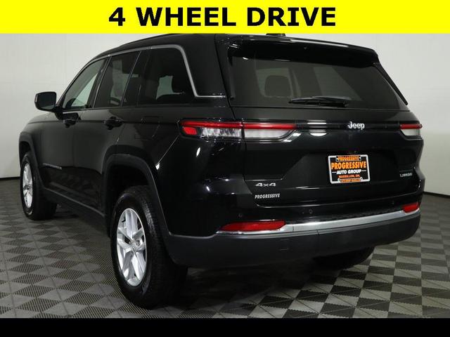 Photo of 2023 Diamond Black Crystal Pearlcoat Jeep Grand Cherokee